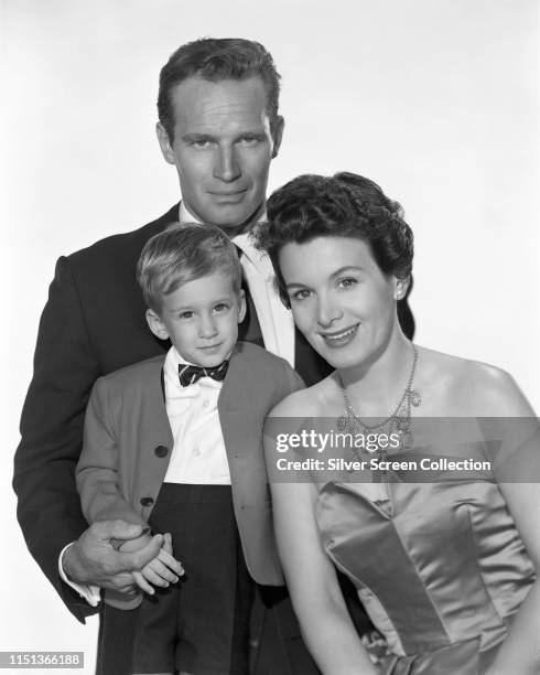 American actor Charlton Heston with his wife, actress Lydia Clarke and their son Fraser Clarke Heston, circa 1959.