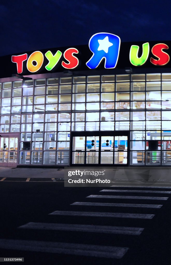 Toys R Us Store In Orlando