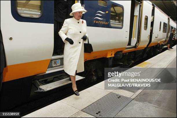 Queen Elizabeth II of Britain on 3-day state visit in France to mark the centennial of the "Entente Cordiale" in Paris, France on April 05, 2004 -...