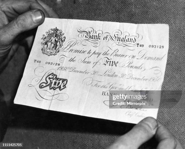 The Forgery Note 61 Printing Pound Notes Stock Photos, High-Res Pictures, and Images ...