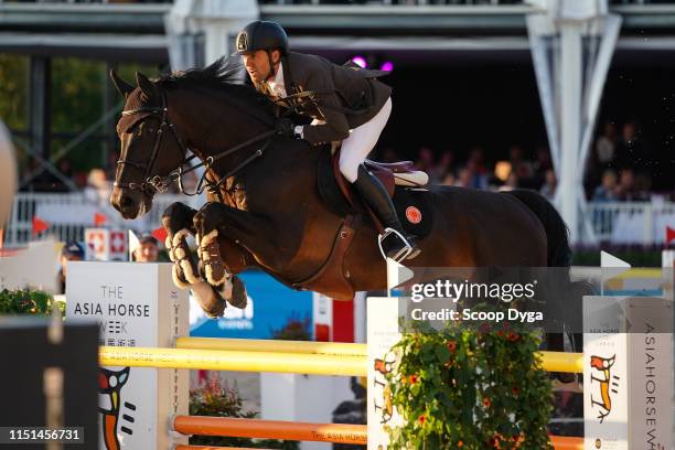 Dr. Simon Riding 36 Chadino Stock Photos, High-Res Pictures, and Images - Getty Images