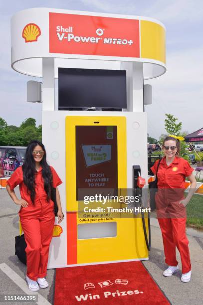 Shell Cat Ambassador 25 The Ambassador (Indianapolis Indiana) Stock Photos, High-Res ...