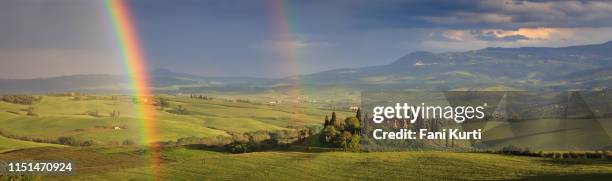 rainbow in val d'orcia - vigneto stock pictures, royalty-free photos & images