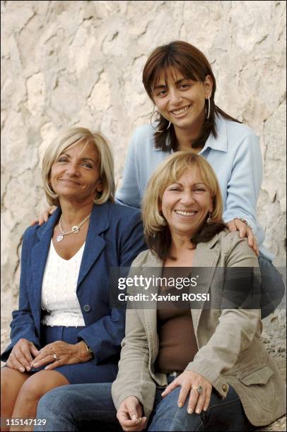 Brigitte Kakou: "Elie Kakou, my brother," the first biography devoted to the comic disappeared in Marseille, France on October 06, 2005 - From left...