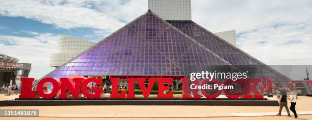 美國俄亥俄州克利夫蘭搖滾名人堂的外部 - rock and roll hall of fame cleveland 個照片及圖片檔