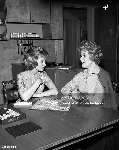 Friends And Neighbors" Behind-the-Scenes Coverage - Airdate: April 4, 1963. DONNA REED;ANN MCCREA