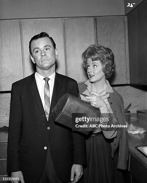 Friends And Neighbors" Behind-the-Scenes Coverage - Airdate: April 4, 1963. BOB CRANE;ANN MCCREA