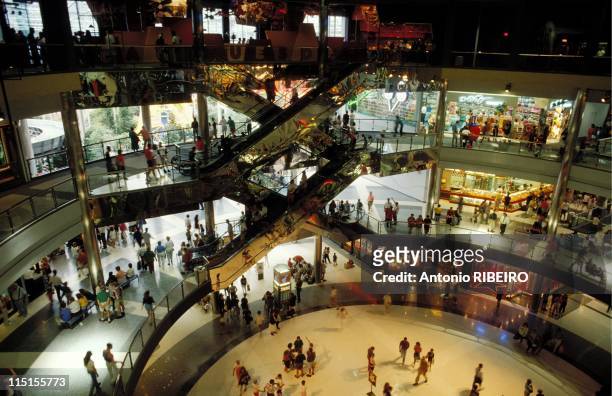 Mall of America in Minneapolis, United States in August, 1992 - The rotunda.