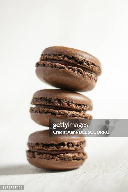 macarons french pastries - macaron photos et images de collection