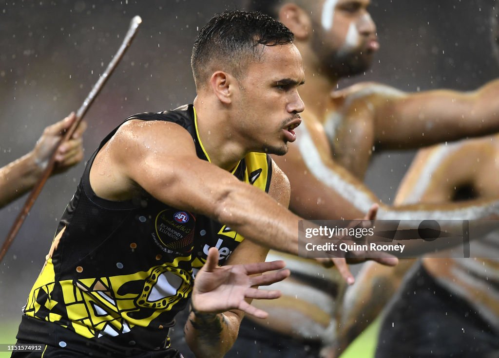 AFL Rd 10 - Richmond v Essendon