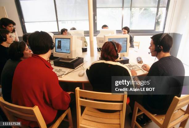 Illustration higher education: multimedia and learning of a language in France on December 08, 1997.