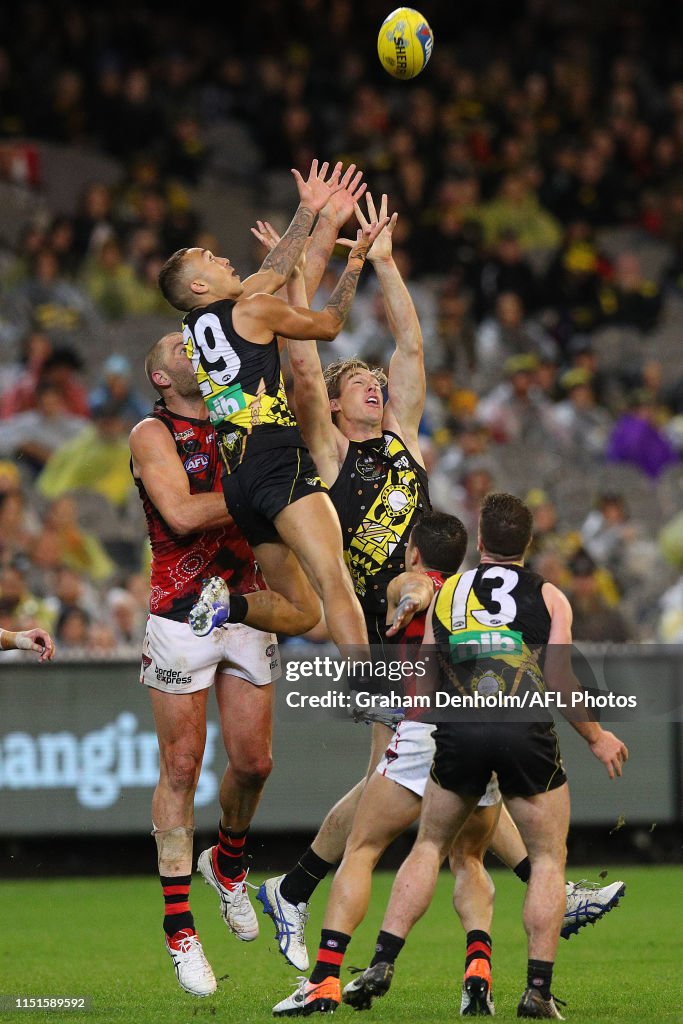 AFL Rd 10 - Richmond v Essendon