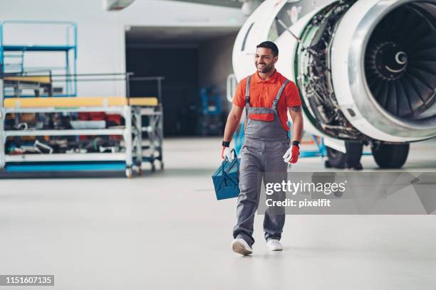 ground crew engineer - ground crew stock pictures, royalty-free photos & images