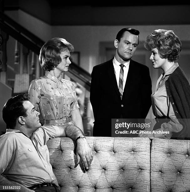 Friends And Neighbors" Behind-the-Scenes Coverage - Airdate: April 4, 1963. CARL BETZ;DONNA REED;BOB CRANE;ANN MCCREA