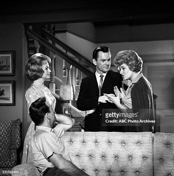 Friends And Neighbors" Behind-the-Scenes Coverage - Airdate: April 4, 1963. CARL BETZ;DONNA REED;BOB CRANE;ANN MCCREA