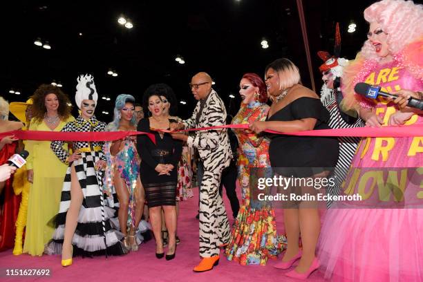 RuPaul cuts ribbon at RuPaul's DragCon LA 2019 at Los Angeles Convention Center on May 25, 2019 in Los Angeles, California.