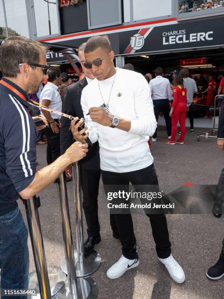 Kylian Mbappé attends the F1 Grand Prix of Monaco - Qualifying on May 25, 2019 in Monte-Carlo, Monaco.