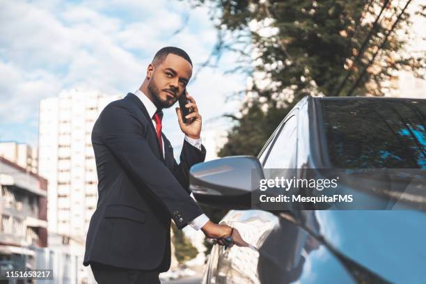 portret van de zakenman - business person driving stockfoto's en -beelden