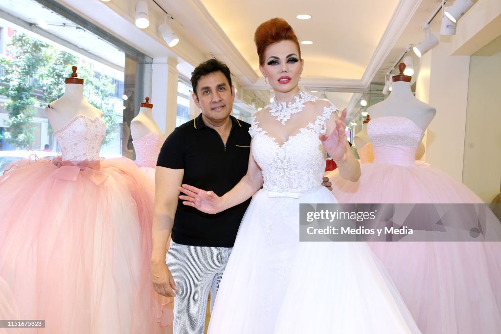 Former Model Carmen Campuzano Performs As a Living Mannequin