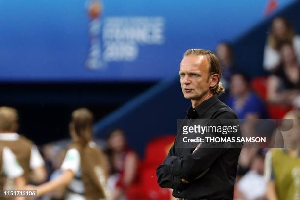 Canada's coach Kenneth Heiner-Moller attends the France 2019 Women's World Cup round of sixteen football match between Sweden and Canada, on June 24...