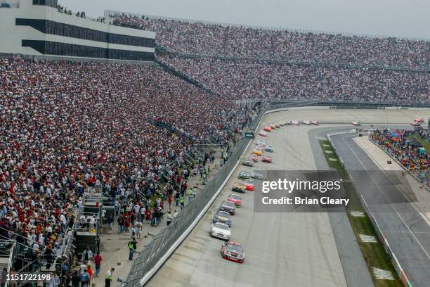 Mbna Racing Dover International Speedway Fans Photos and Premium High Res Pictures ...
