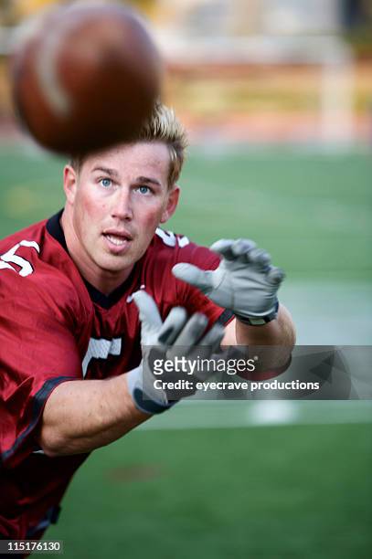 sports football player practice - quarterback stock pictures, royalty-free photos & images