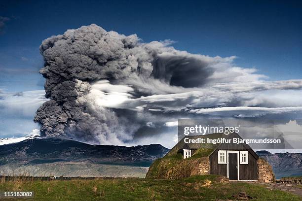 eyjafjallajökull, eruption, iceland - eyjafjallajokull glacier stock pictures, royalty-free photos & images