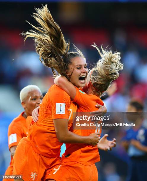 Lieke Martens of Netherlands celebrates scoring the opening goal with team mates during the 2019 FIFA Women's World Cup France Round Of 16 match...