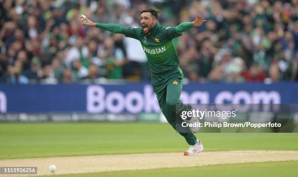 Mohammad Amir of Pakistan celebrates after dismissing Martin Guptill during the ICC Cricket World Cup Group Match between New Zealand and Pakistan at...