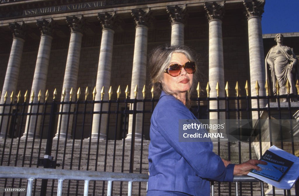 Brigitte Bardot à l'assemblée nationale en 1994