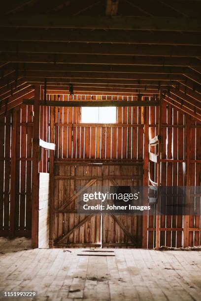 barn interior - barn stock pictures, royalty-free photos & images