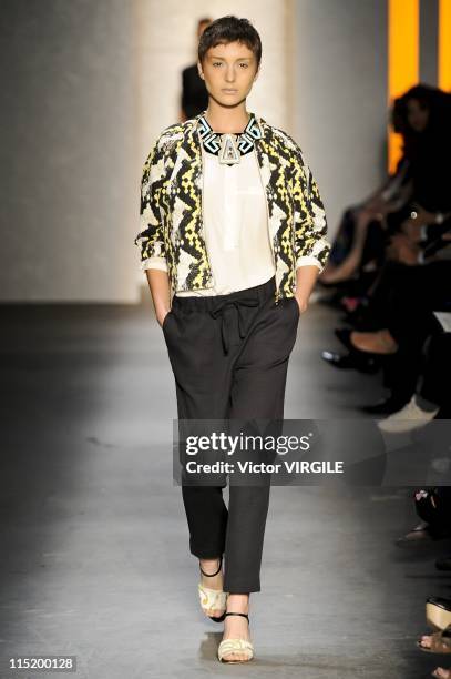 Model walks the runway during the Patachou show Ready to Wear Spring/Summer 2012 collection as part of the Rio de Janeiro Fashion Week on May 30,...