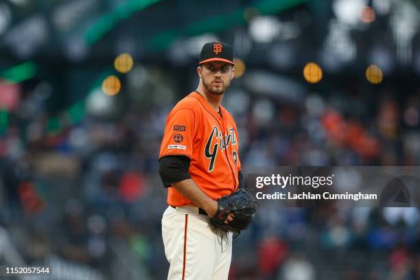 Drew Pomeranz of the San Francisco Giants pitches against the Arizona Diamondbacks at Oracle Park on May 24, 2019 in San Francisco, California.