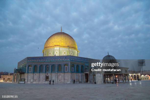 klipp domen vid skymningen - al aqsa mosque bildbanksfoton och bilder