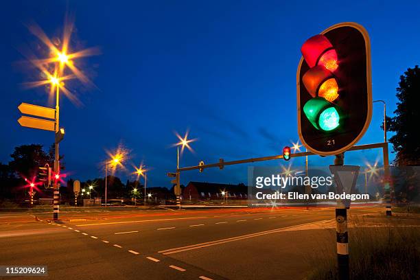 traffic lights - road signal imagens e fotografias de stock