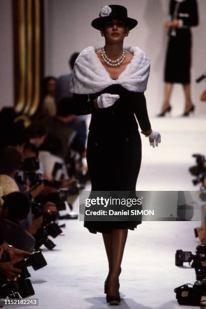 27 Chanel Défile Haute Couture Photos and Premium High Res Pictures - Getty Images 27 Chanel Défile Haute Couture Photos and Premium High Res Pictures - Getty Images