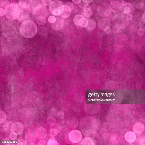 stockillustraties, clipart, cartoons en iconen met roze glitter abstracte achtergrond. pink vervagen bokeh lights, gefocuste grunge achtergrond. design element voor bruiloft uitnodigingskaarten, wenskaarten, moederdag, valentijnsdag en women's day. - vrouwelijkheid