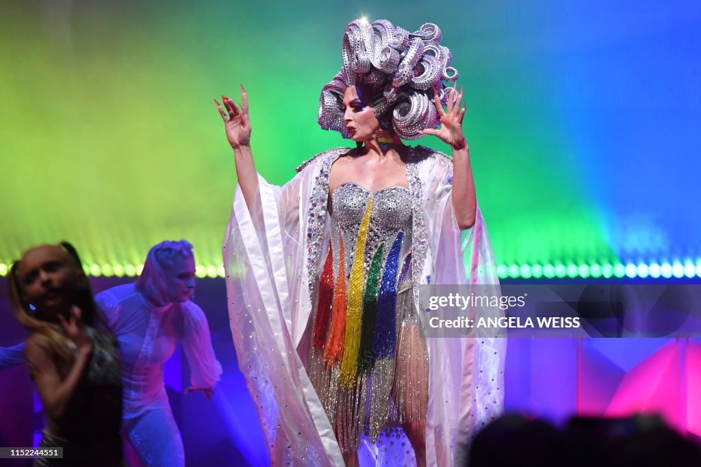 TOPSHOT-US-ENTERTAINMENT-GAY-RIGHTS-GENDER-MUSIC