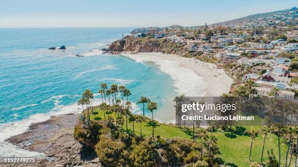 laguna beach arial view - laguna beach californië stockfoto's en -beelden