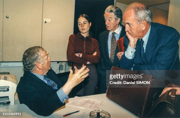 Michel Charasse, Mazarine Pingeot, Roland Dumas et André Rousselet à l'Institut François Mitterrand à Paris le 24 mai 1996, France.