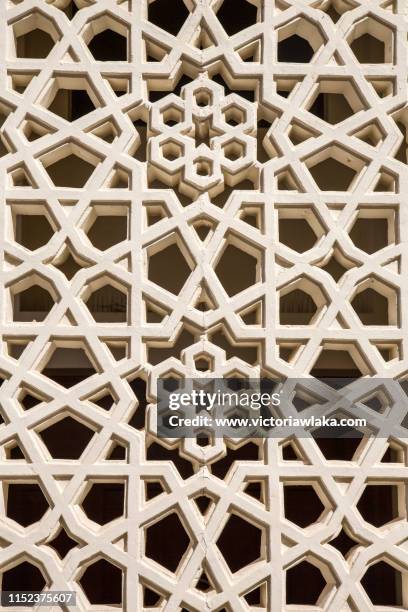 architectonical pattern outside a mosque in al fahidi al ghoubaiba - dubai mosque stock pictures, royalty-free photos & images