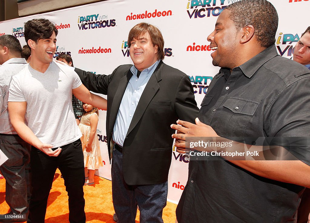 Nickelodeon "iParty With Victorious" Premiere - Orange Carpet