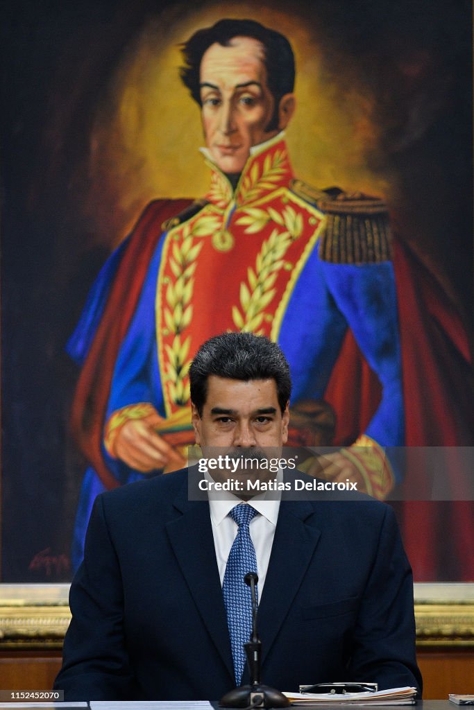 Nicolas Maduro Hosts The Simon Bolivar Journalism National Award Ceremony