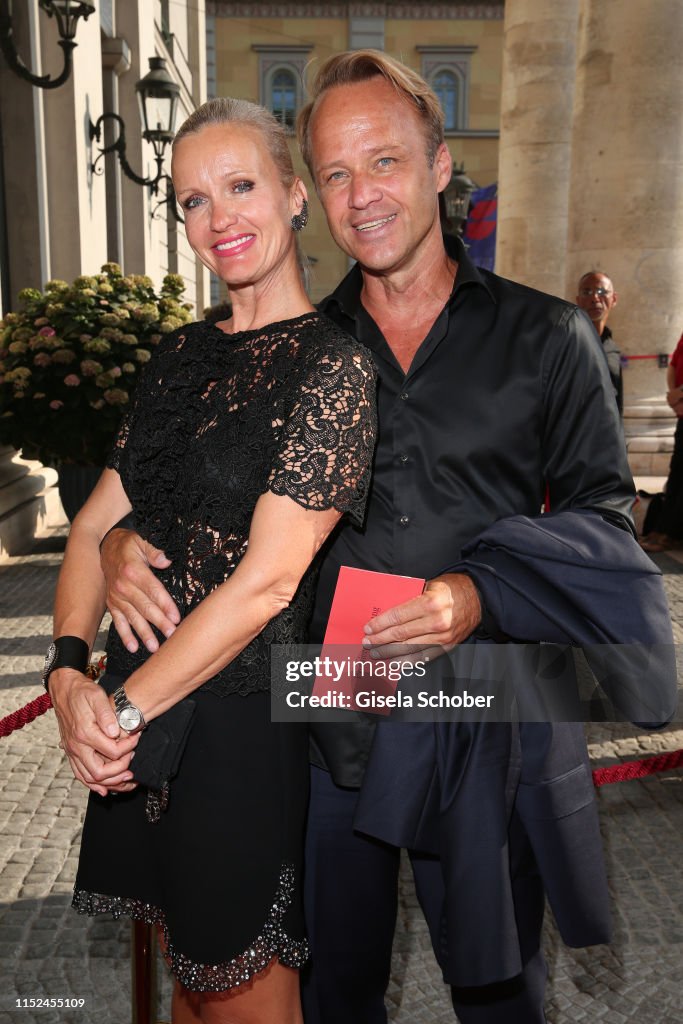 Sabine Nedelchev and her husband during the opening of the "Munich