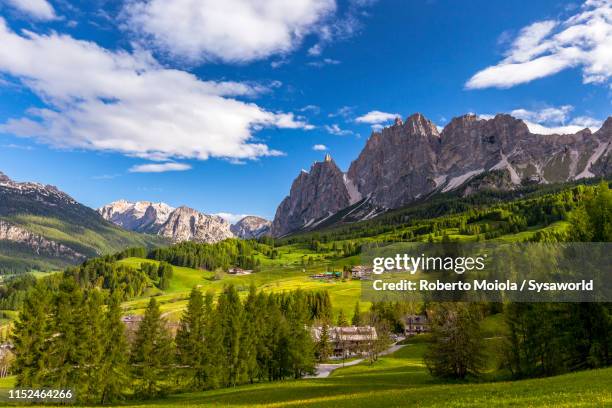 pomagagnon from cortina d'ampezzo, dolomites, italy - cortina dampezzo stock pictures, royalty-free photos & images