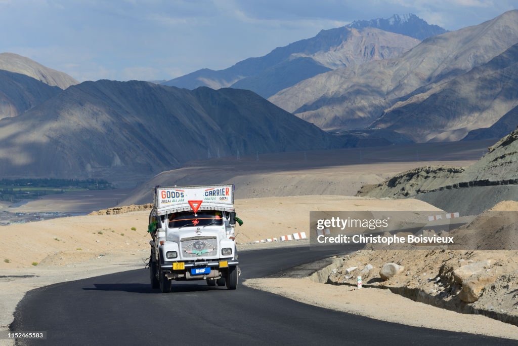 India, Jammu & Kashmir, Ladakh, The Srinagar-Leh road near Basgo