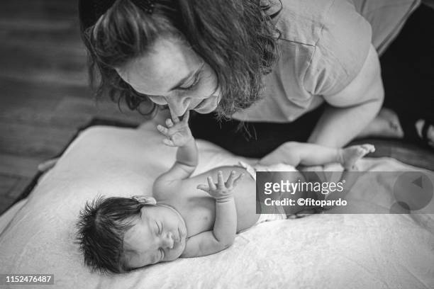 mixed race family together - inseminazione artificiale foto e immagini stock