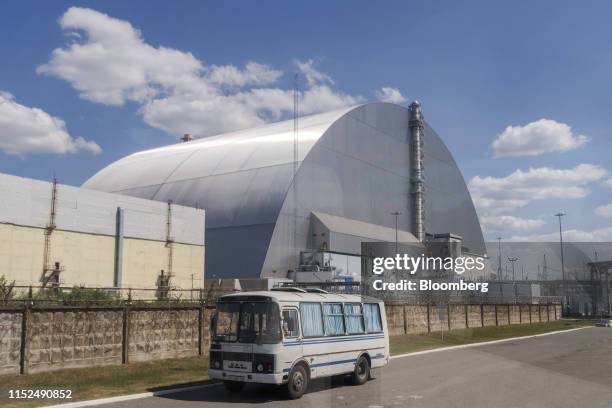 Nukuler Bus Raps Sarcophagus (Nuclear Reactor) Photos and Premium High Res Pictures ...