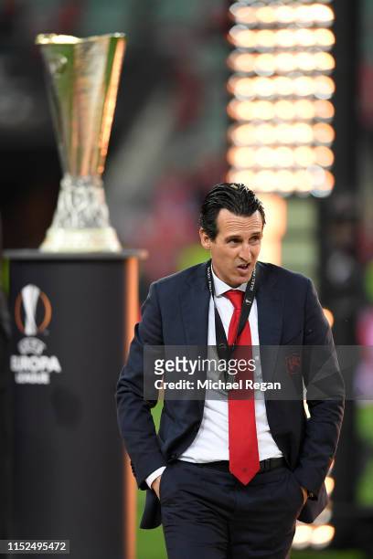 Unai Emery, Manager of Arsenal walks past the trophy dejected after the UEFA Europa League Final between Chelsea and Arsenal at Baku Olimpiya...