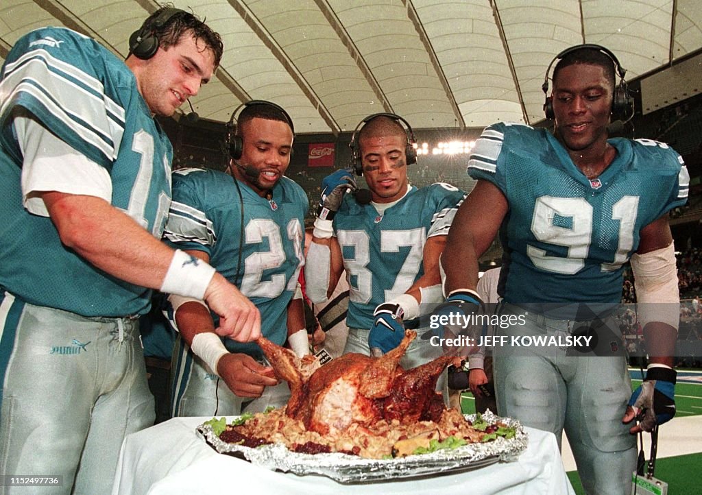 FBN-BEARS-LIONS-THANKSGIVING